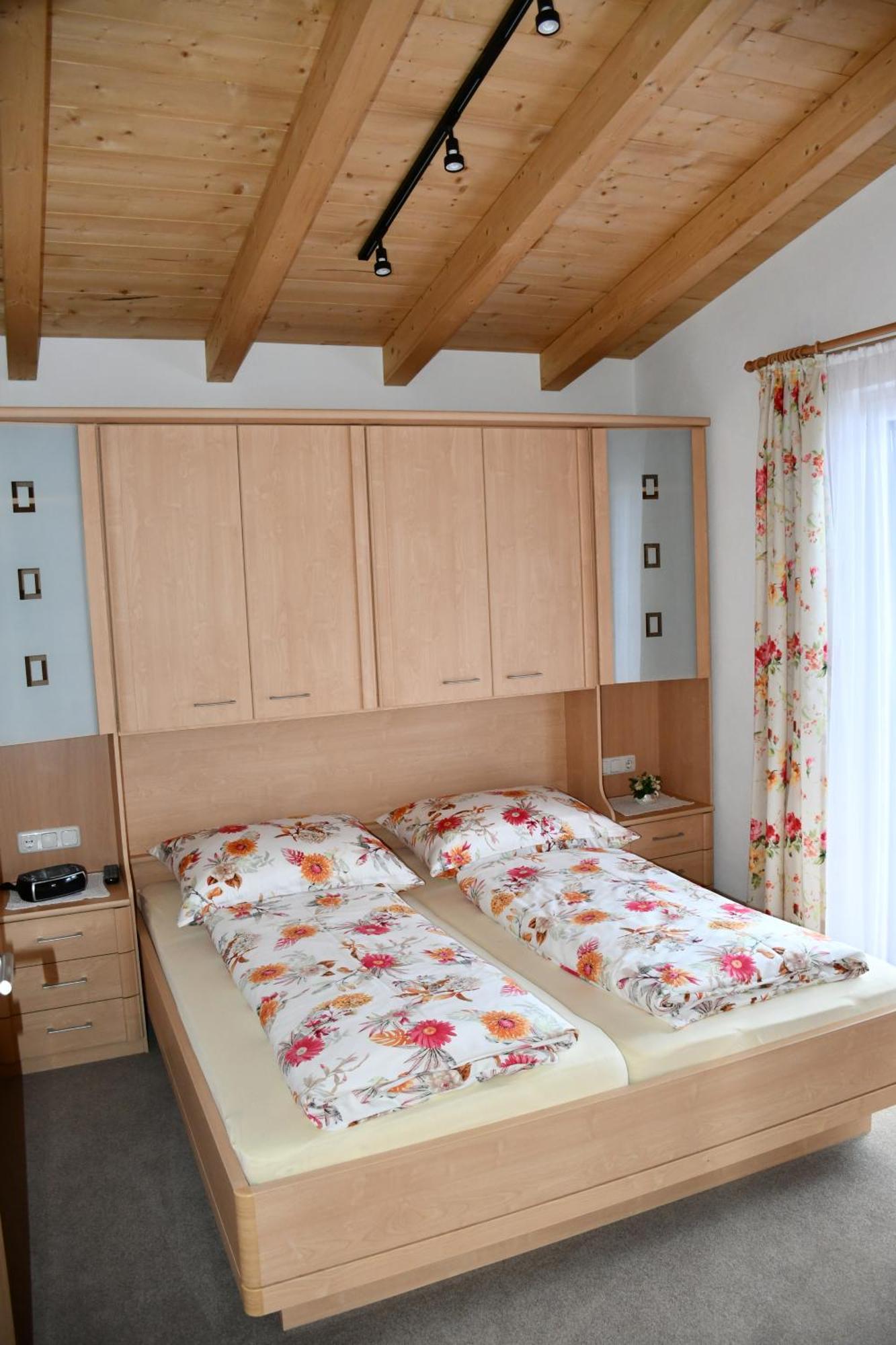 Gaestehaus Brugger Neukirchen am Grossvenediger Ruang foto